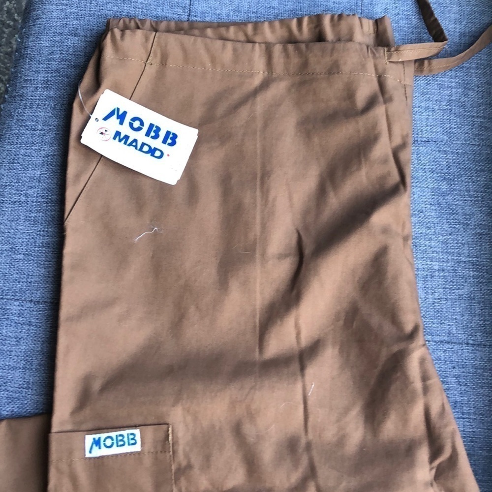 Mobb scrub pants in brown in S NWT
